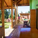 Holiday Home Green Vakantiehuis Rakovica