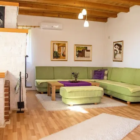 Holiday Home Green Holiday home Rakovica