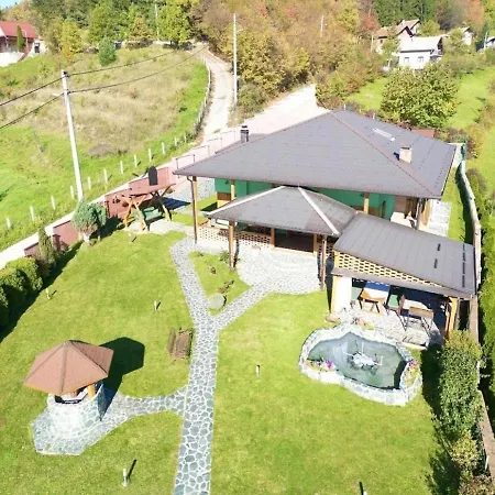 Holiday Home Green Holiday home *