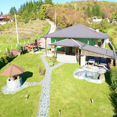 Holiday Home Green Prázdninový dům *