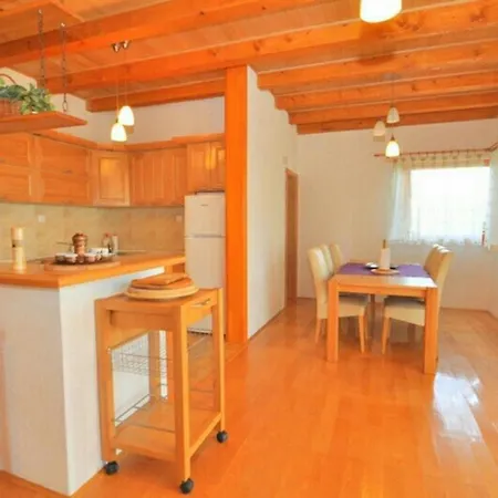 펜션 Holiday Home Green Rakovica